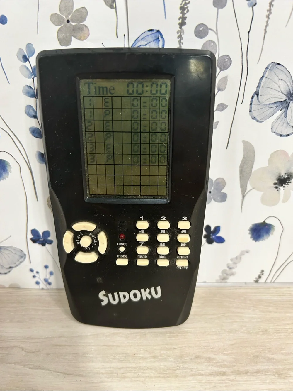 Electronic Handheld Sudoku Game Vintage-Style LCD Puzzle Game